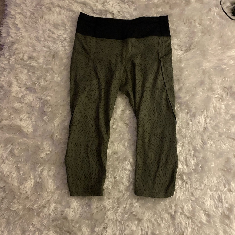 Lulu cropped leggings